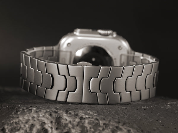 Best Metal Apple Watch Bands Compared - FiNESTONE