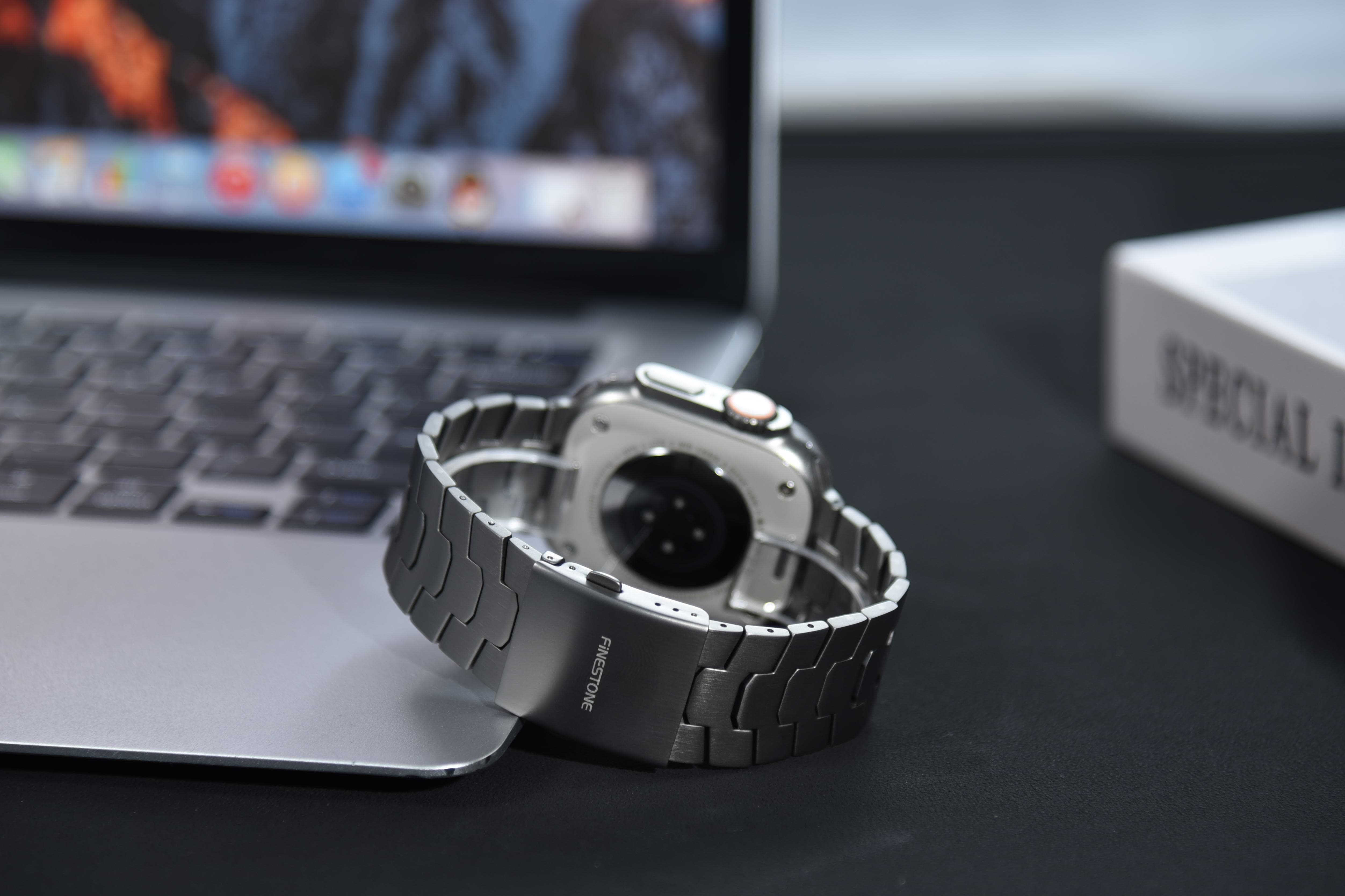 How Watch Band Design Affects Comfort - FiNESTONE