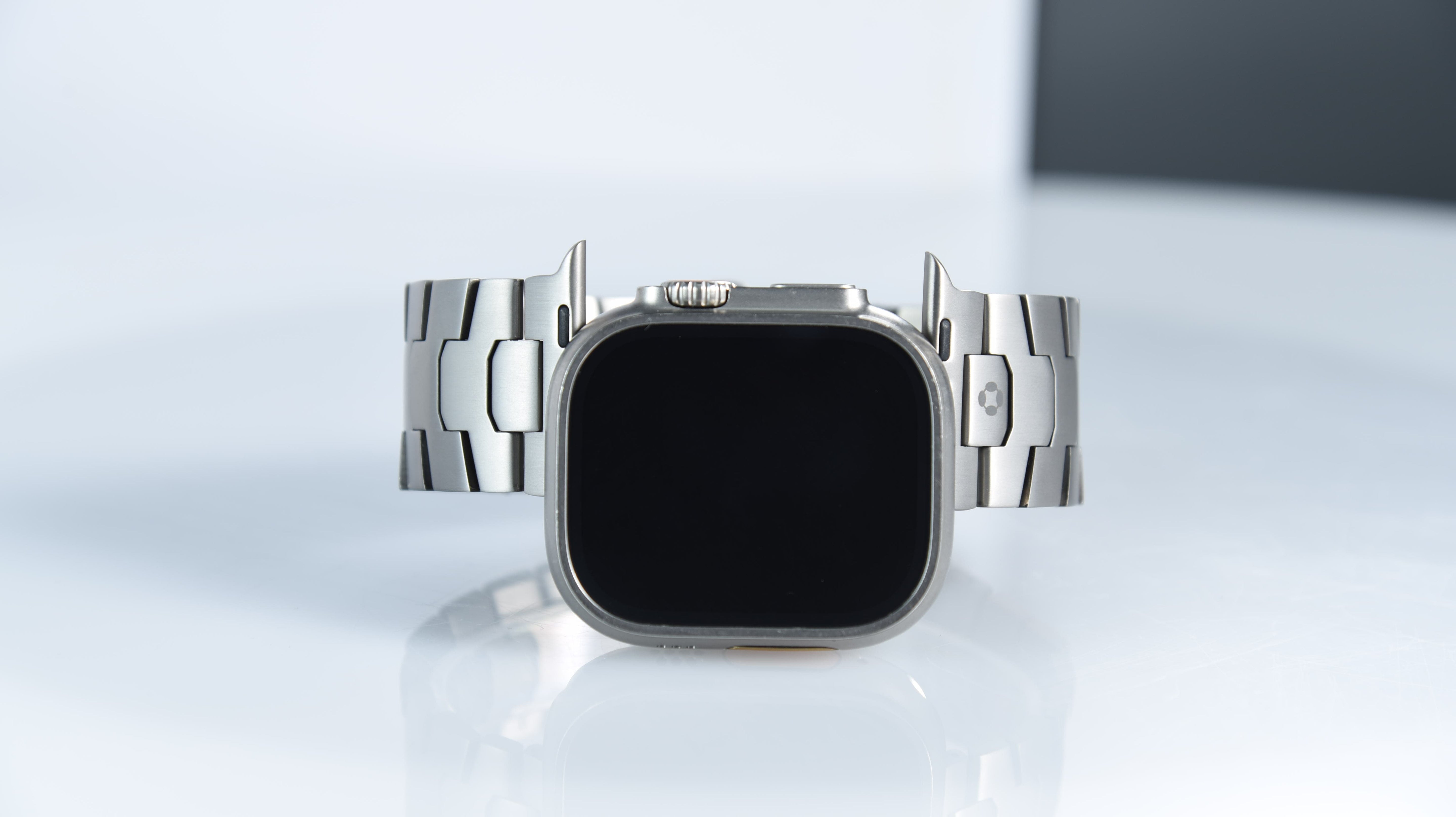 How Watch Band Weight Affects All-Day Comfort? - FiNESTONE