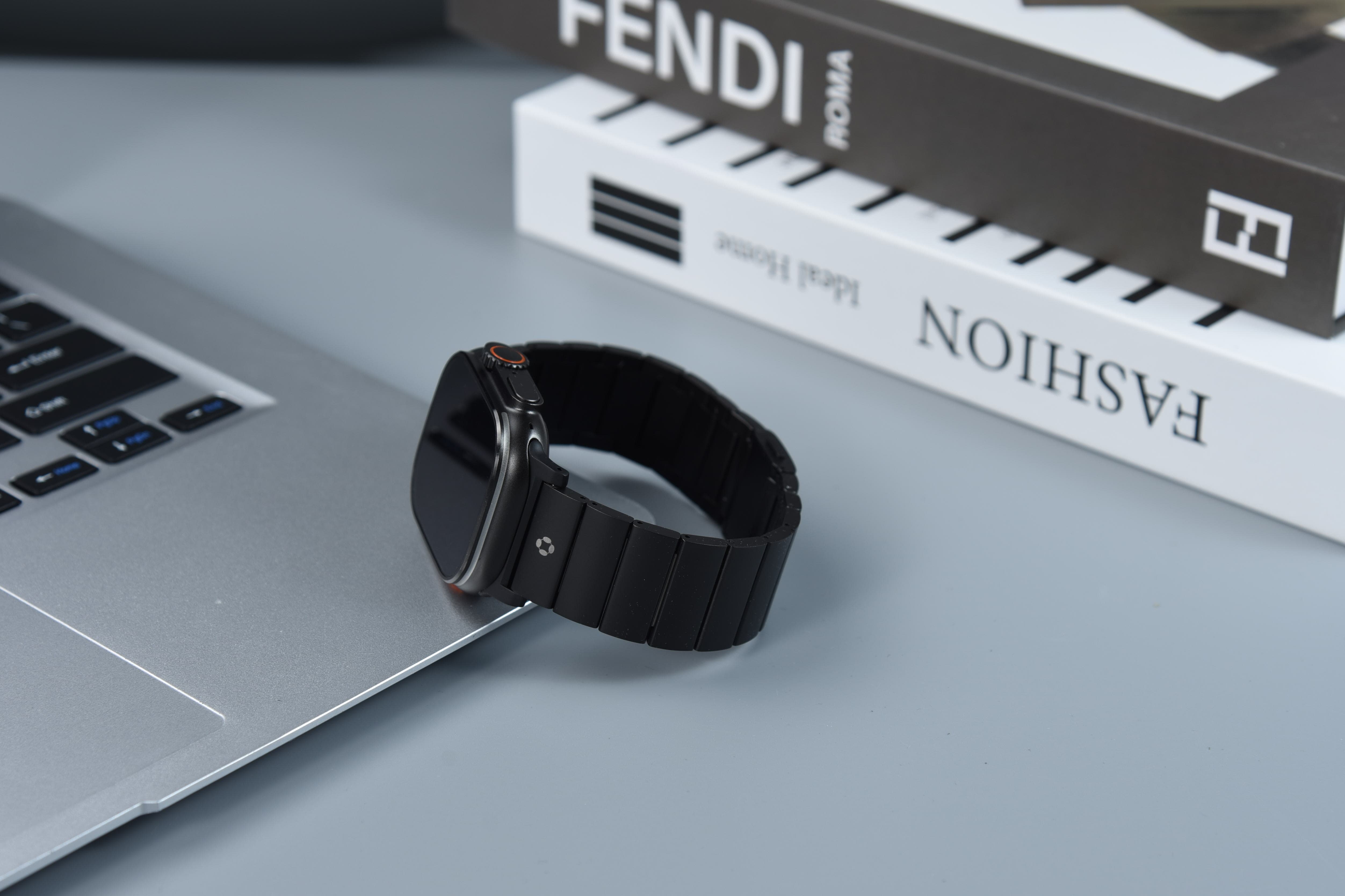 Best Lightweight Watch Bands for Daily Wear - FiNESTONE