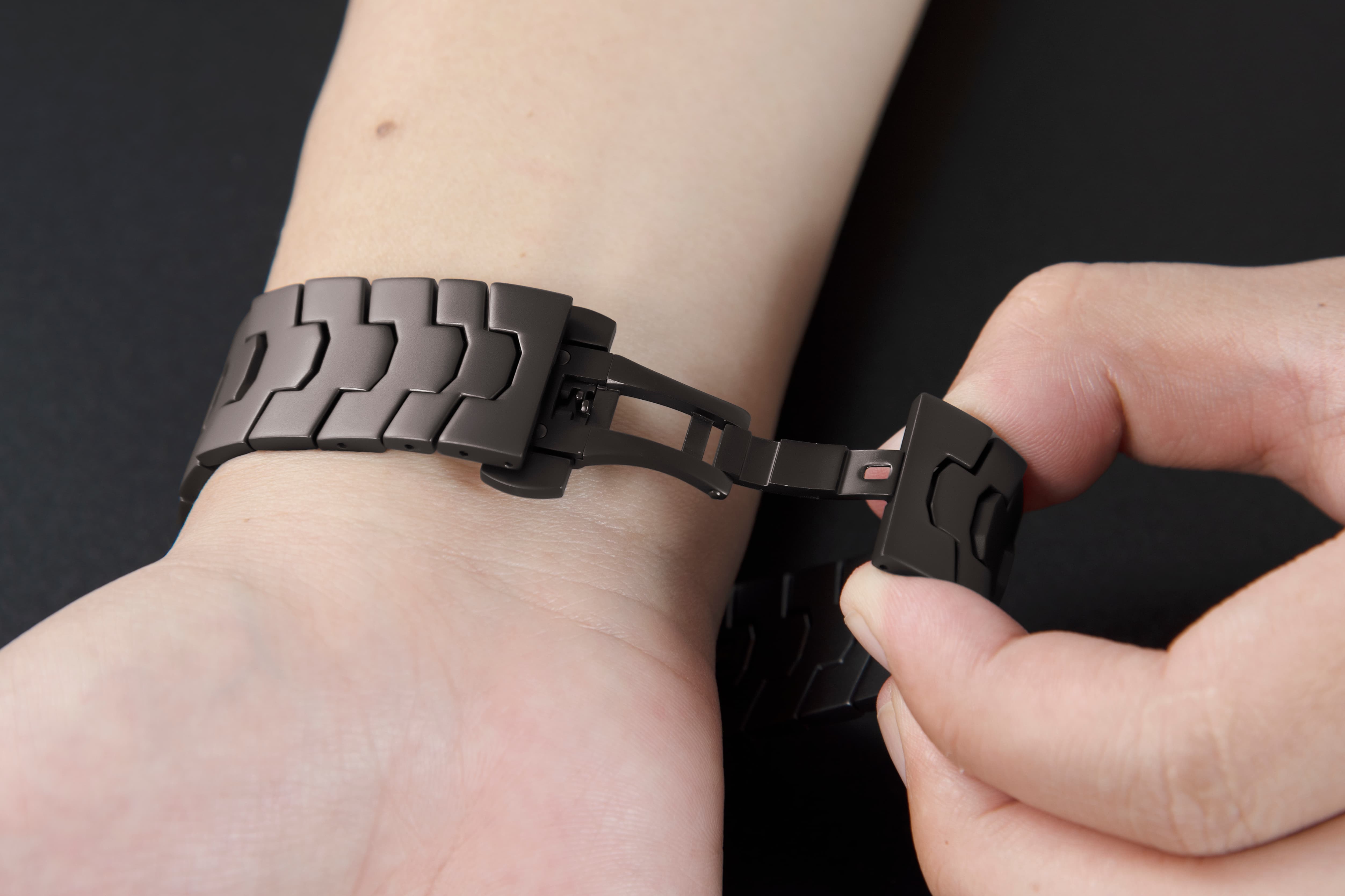 Watch Band Finishes Explained: Brushed vs Polished - FiNESTONE
