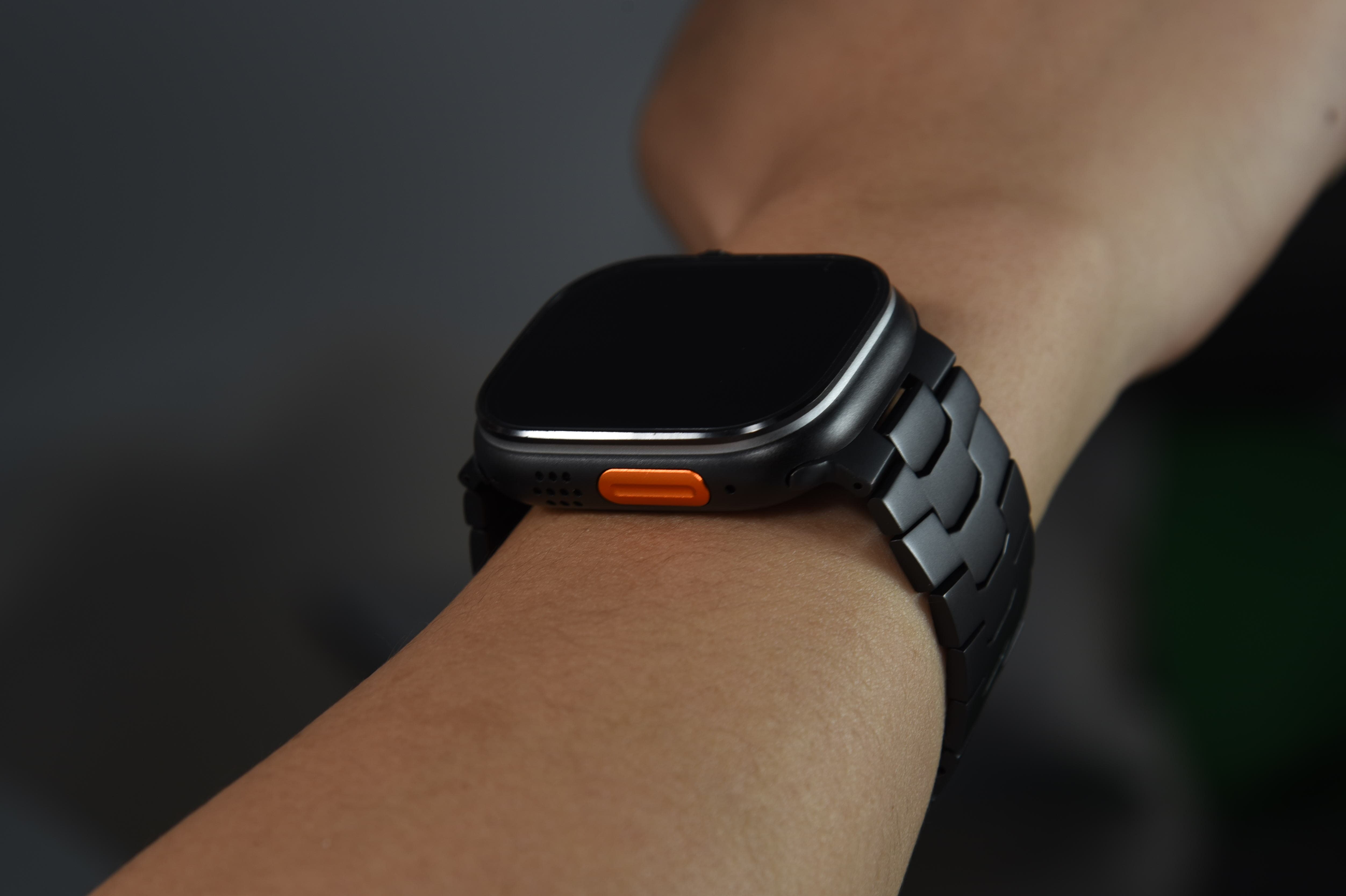 Brushed vs Polished Titanium: Which Looks Better?