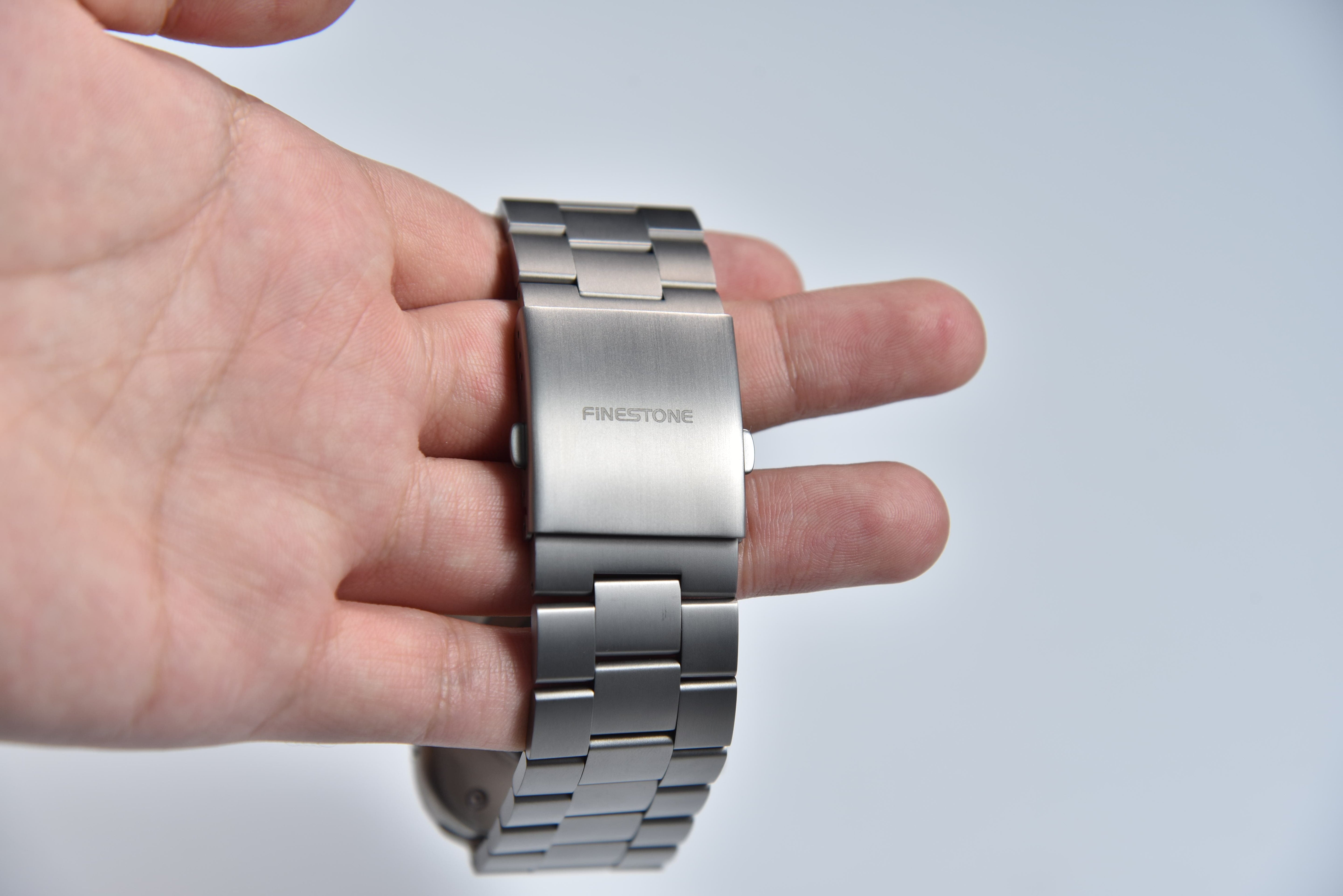 Best Apple Watch Bands for Professionals - FiNESTONE