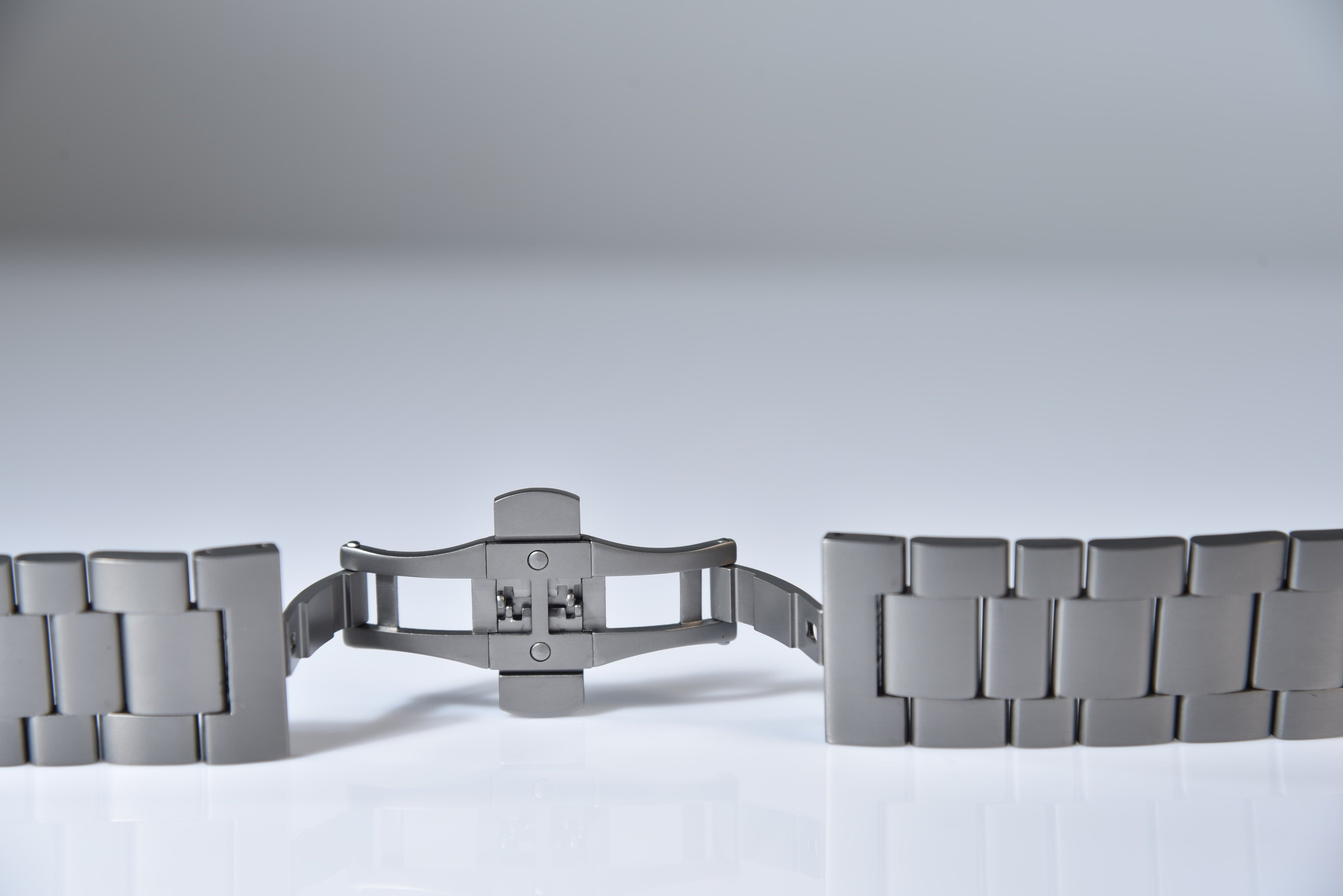 How Watch Bands Reflect Personal Style? - FiNESTONE