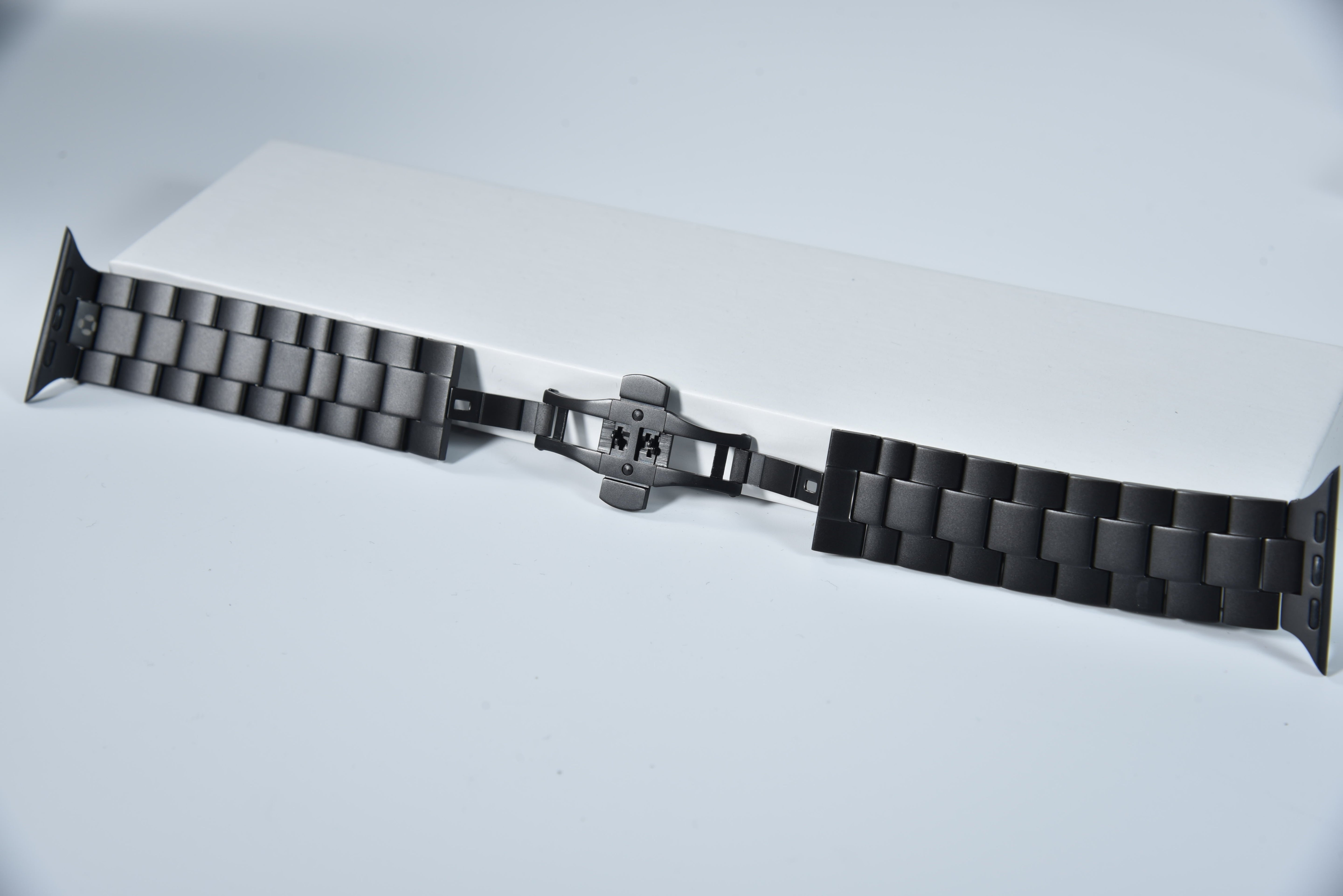 Best Watch Straps for Minimalist Style - FiNESTONE