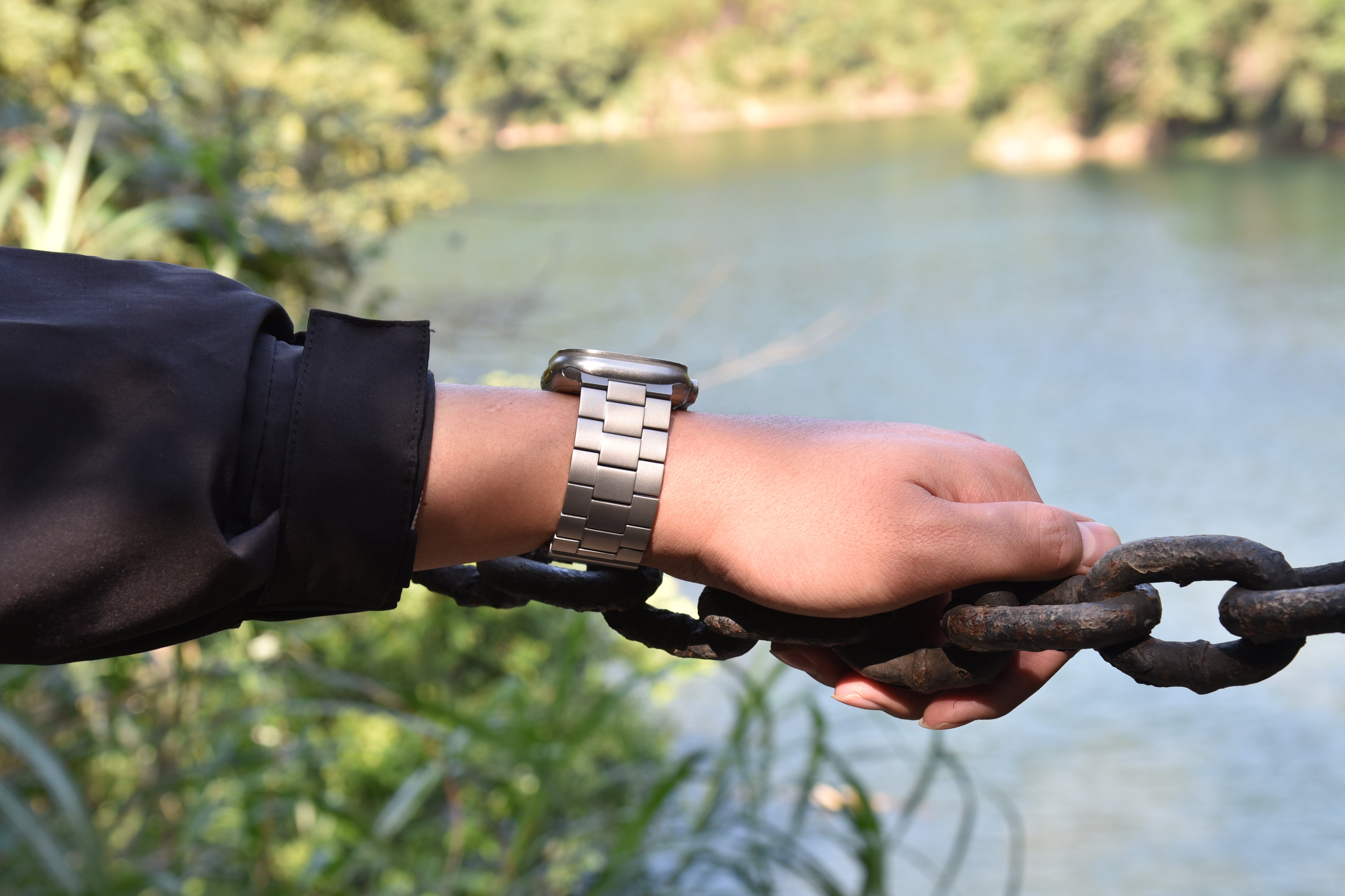 Is Titanium Worth the Price for Watch Bands? - FiNESTONE