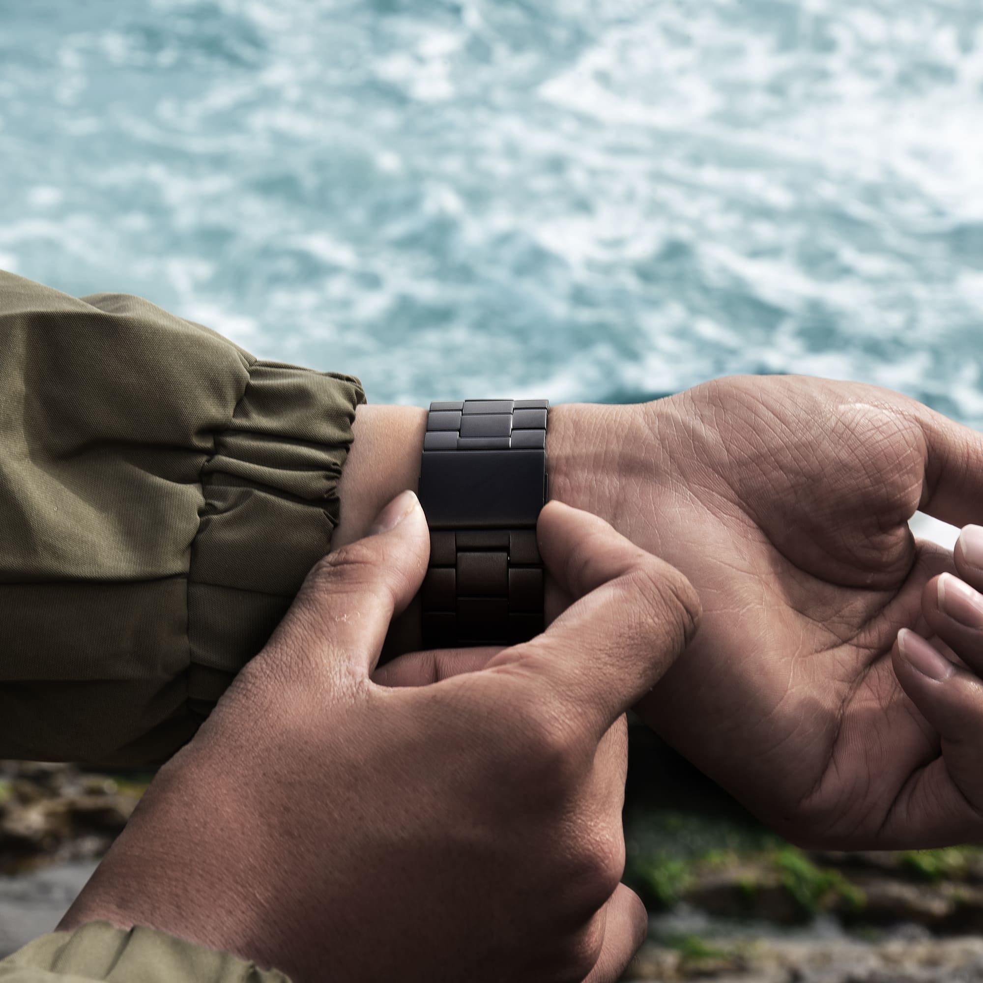 FINESTONE titanium watch strap designed to stay firmly in place during active use