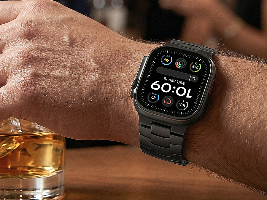 apple watch titanium band black