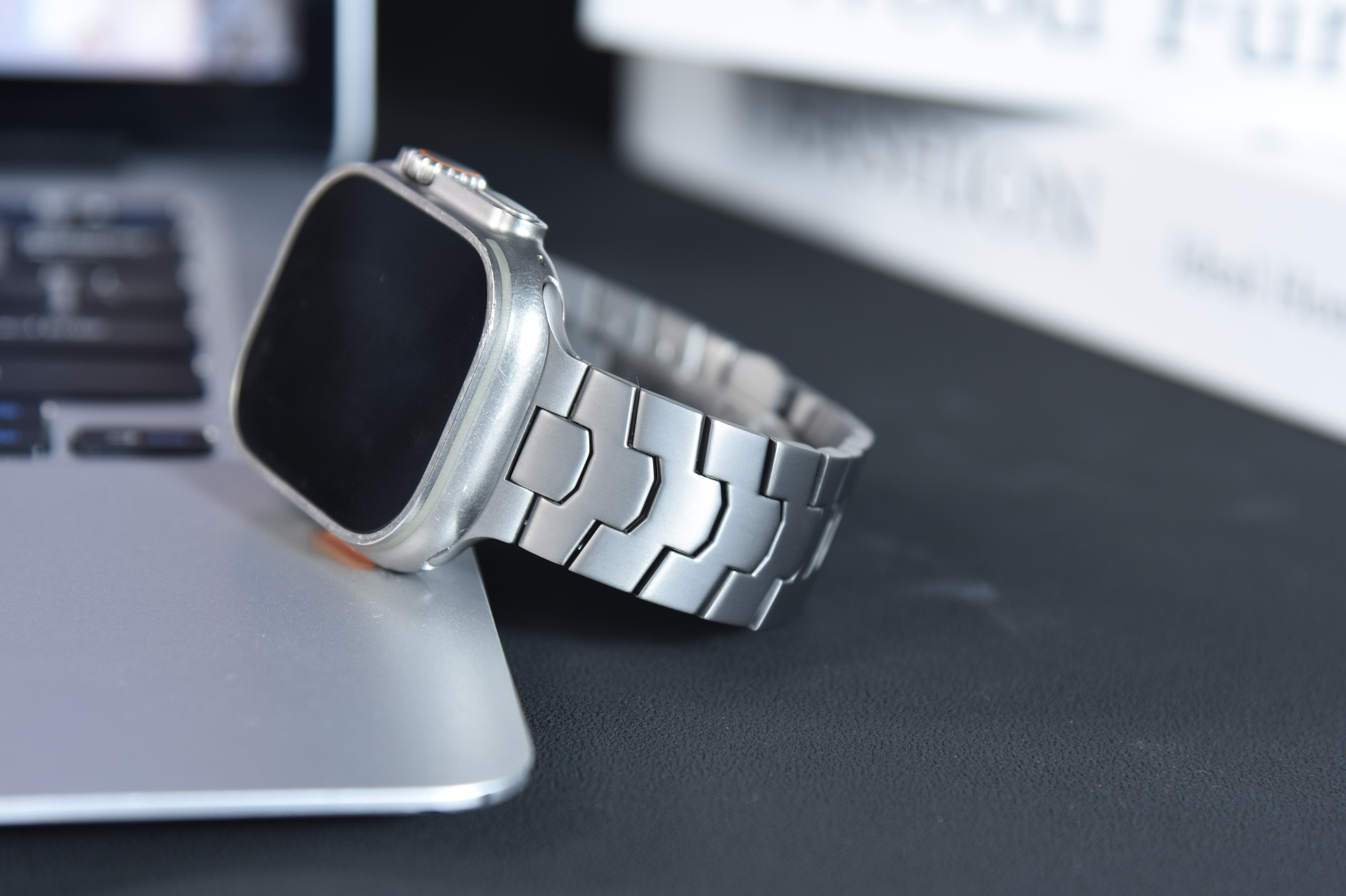 What is the difference between a watch band and a watch strap?