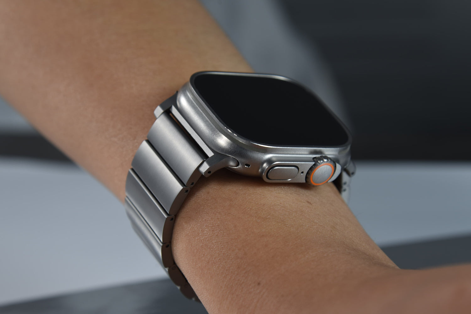 Best Watch Straps for Women: Style & Comfort Compared - FiNESTONE