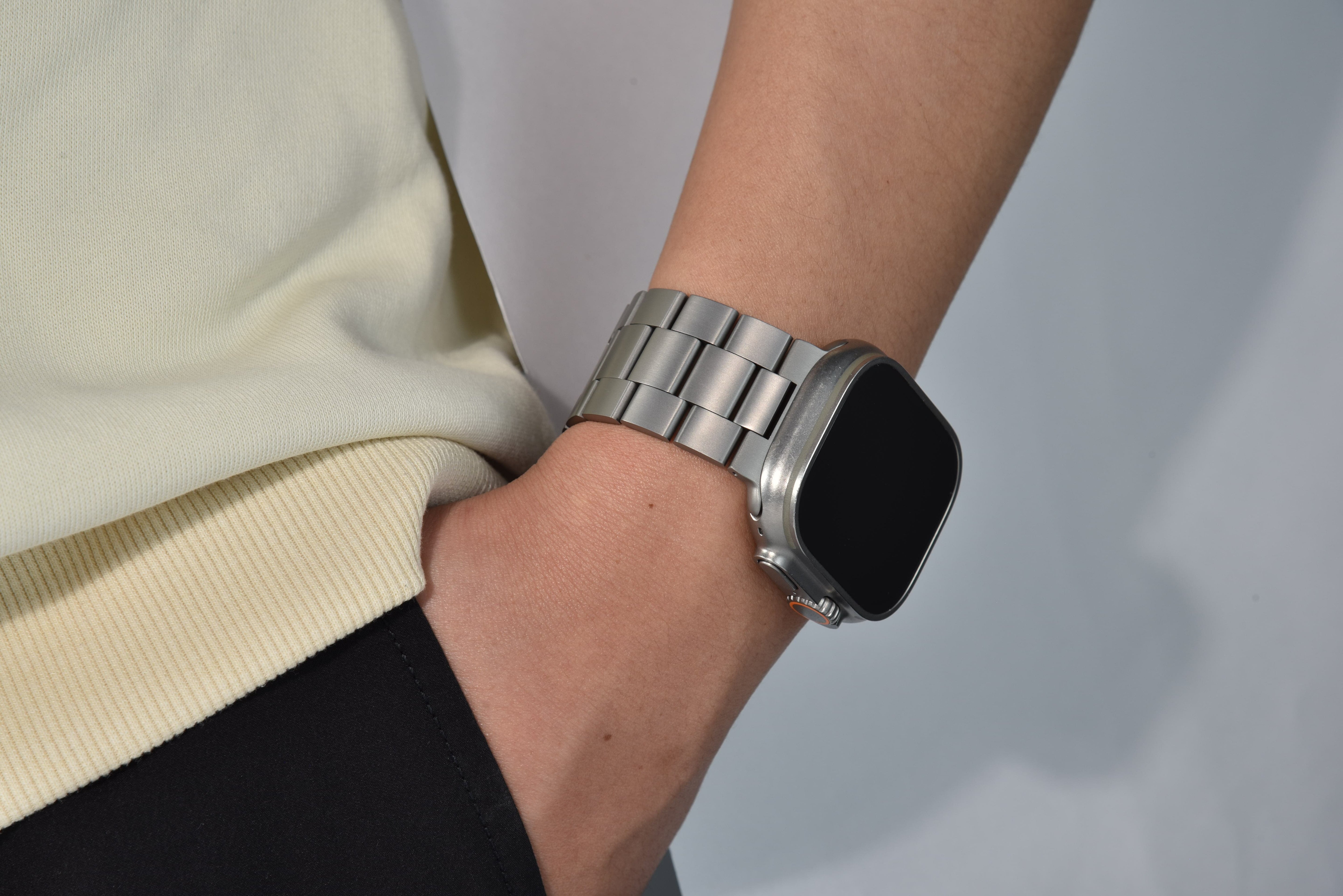 Titanium Apple Watch Band Buying Guide.