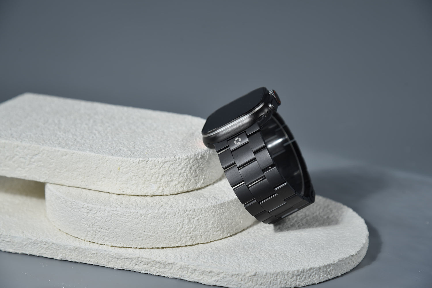 Turning a Smartwatch Into a Timepiece.