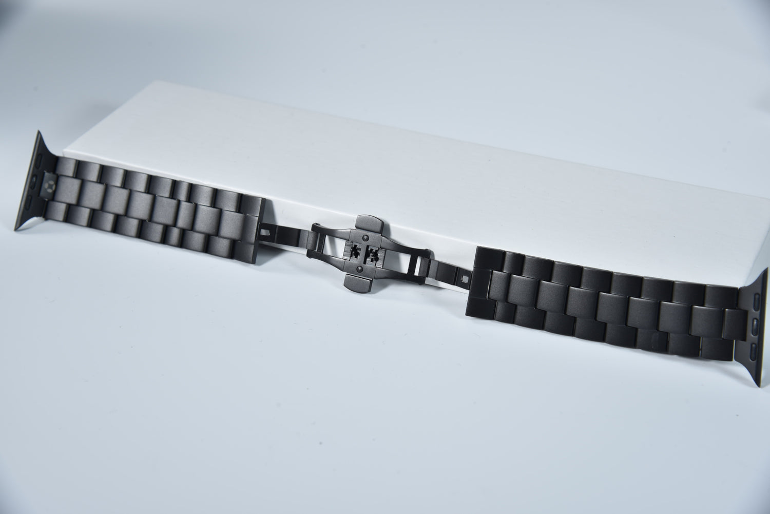Best Watch Straps for Minimalist Style - FiNESTONE