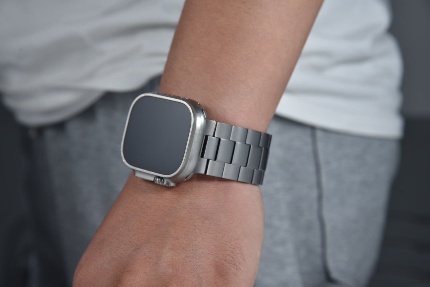 Which strap for the Apple Watch is the most comfortable and cost-effective to wear? - FiNESTONE