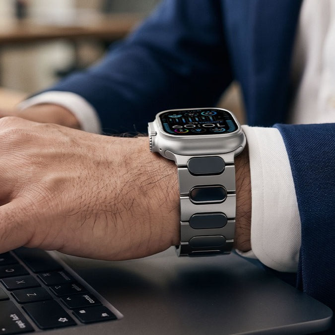 How a Titanium Apple Watch Band Elevates Your Everyday Style？