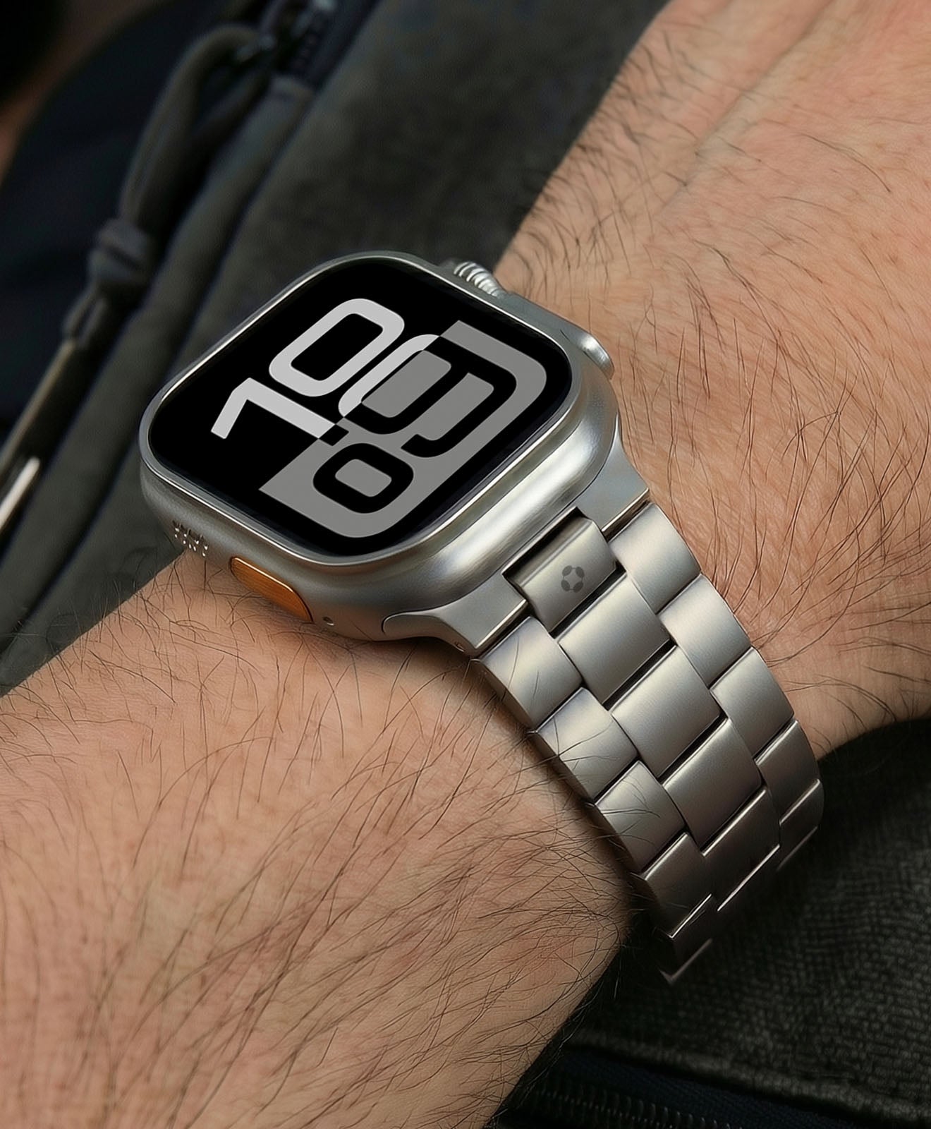 CRNS01 Titanium Apple Watch Band With Folding Clasp