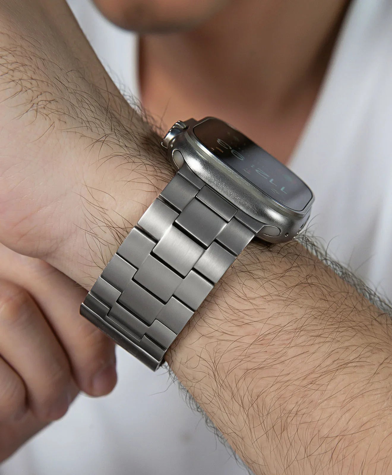 FiNESTONE CRNS01 Titanium Apple Watch Band With Magnetic Clasp