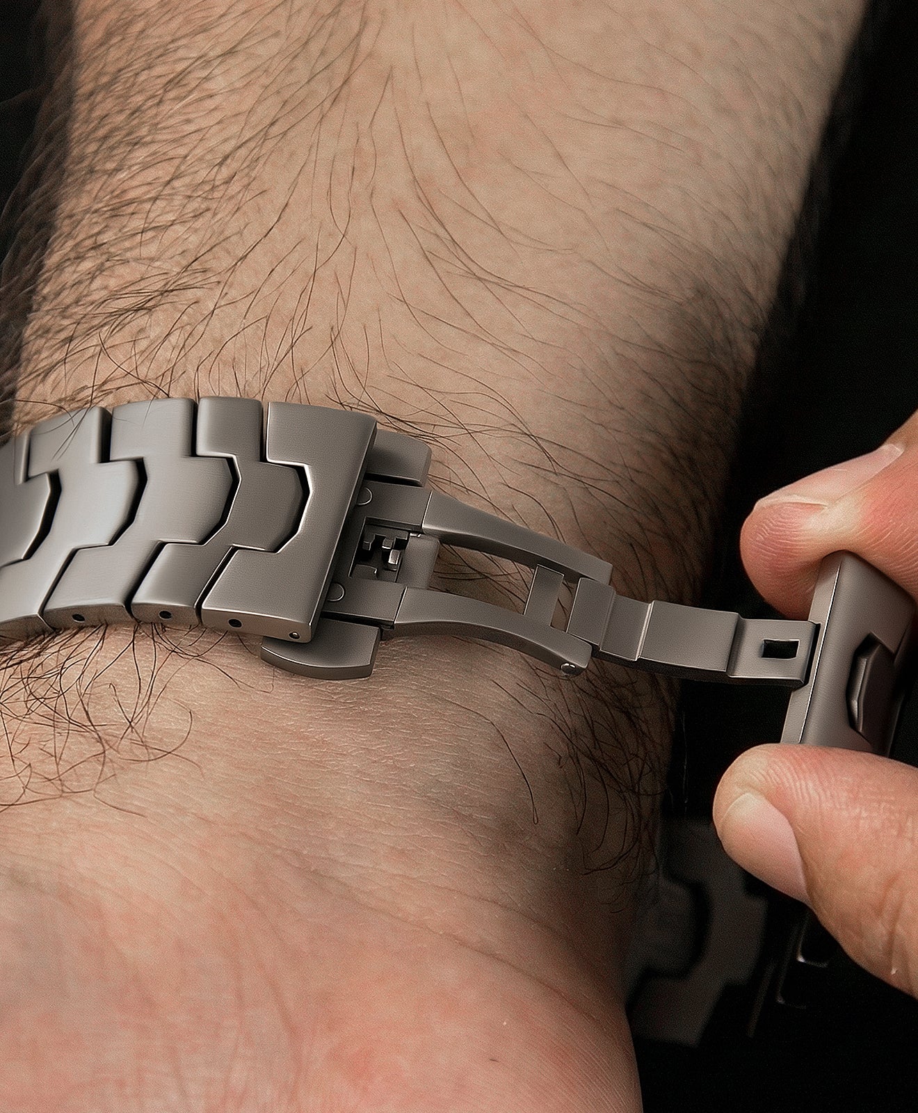 AGIS02 Titanium Apple Watch Band With Butterfly Clasp